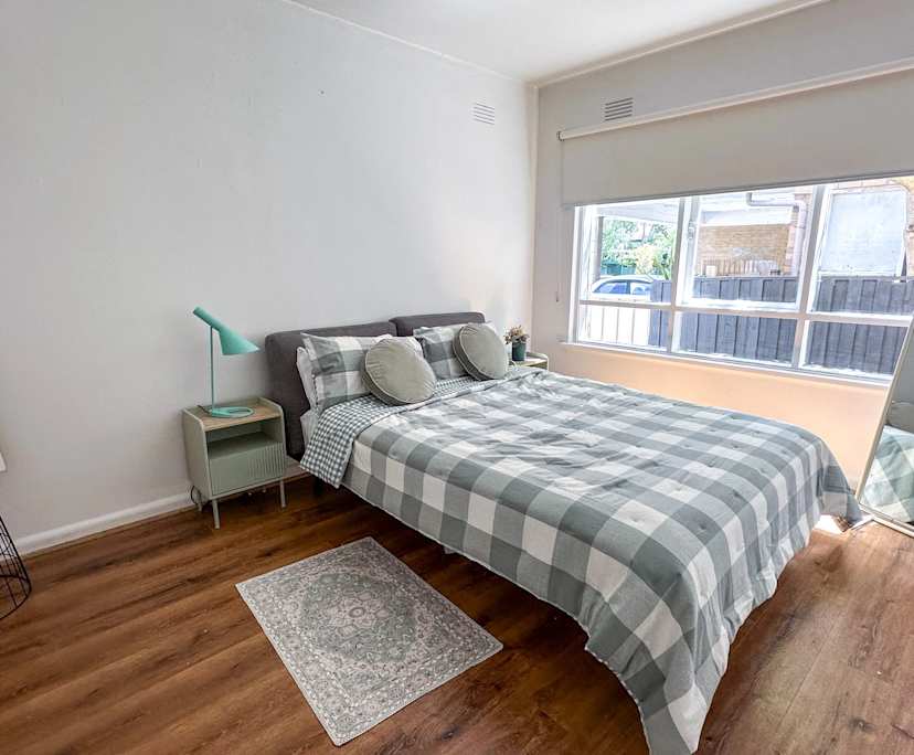 $700, Whole-property, 2 bathrooms, Saint Kilda East VIC 3183