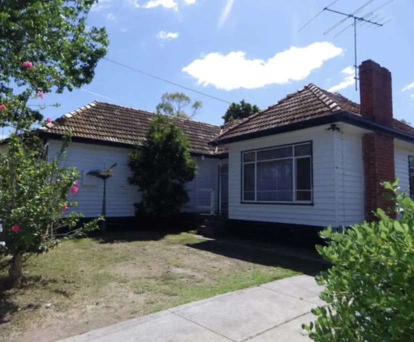 Furnished room in a share house