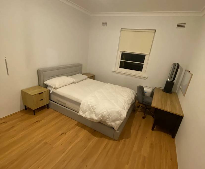 Furnished room in a flatshare