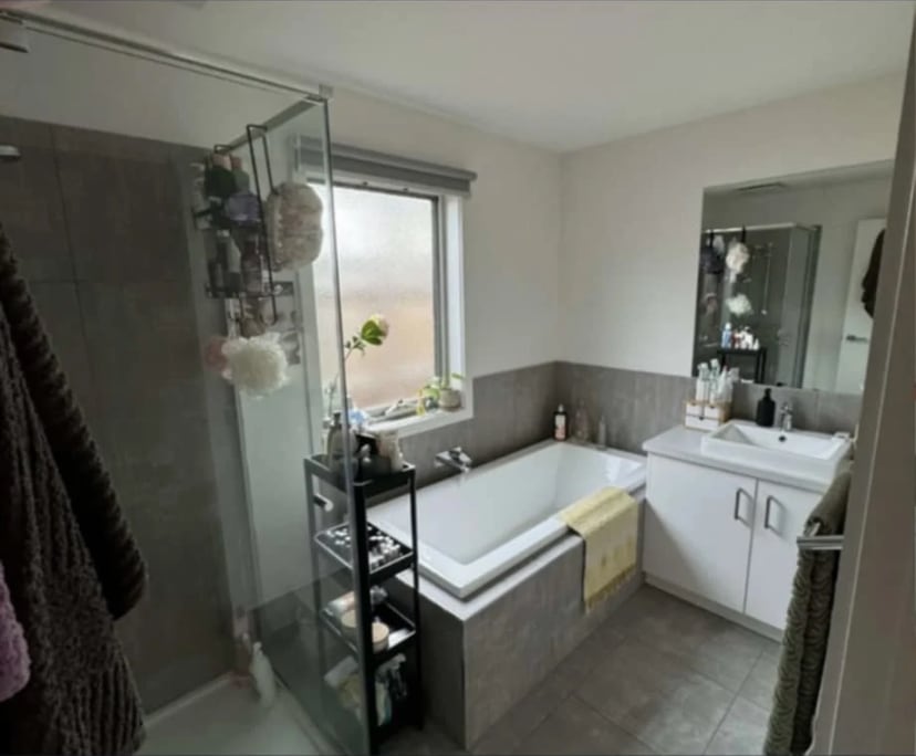 Unfurnished room in a share house
