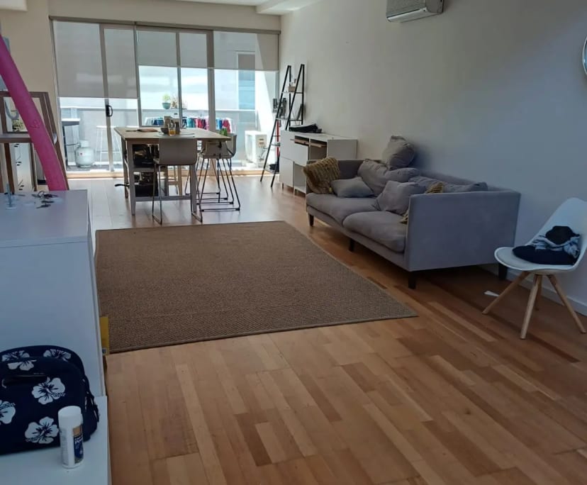 Furnished room in a flatshare