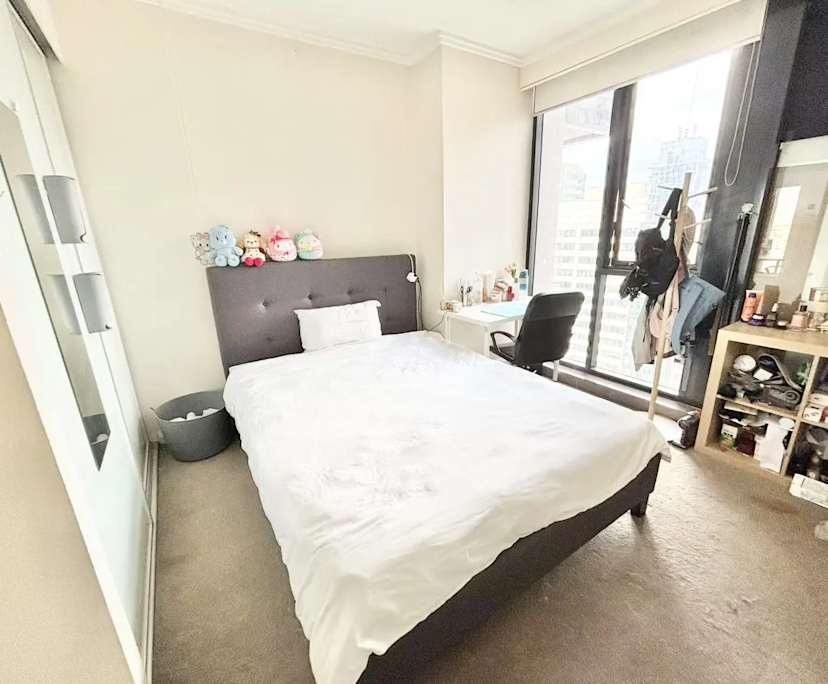 Furnished room in a flatshare
