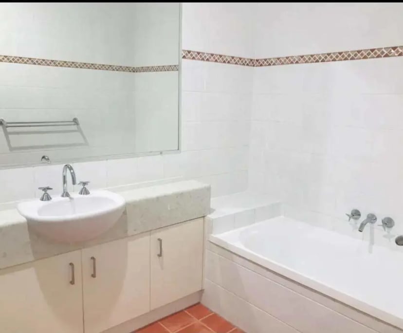 $300, Share-house, 3 bathrooms, Varsity Lakes QLD 4227