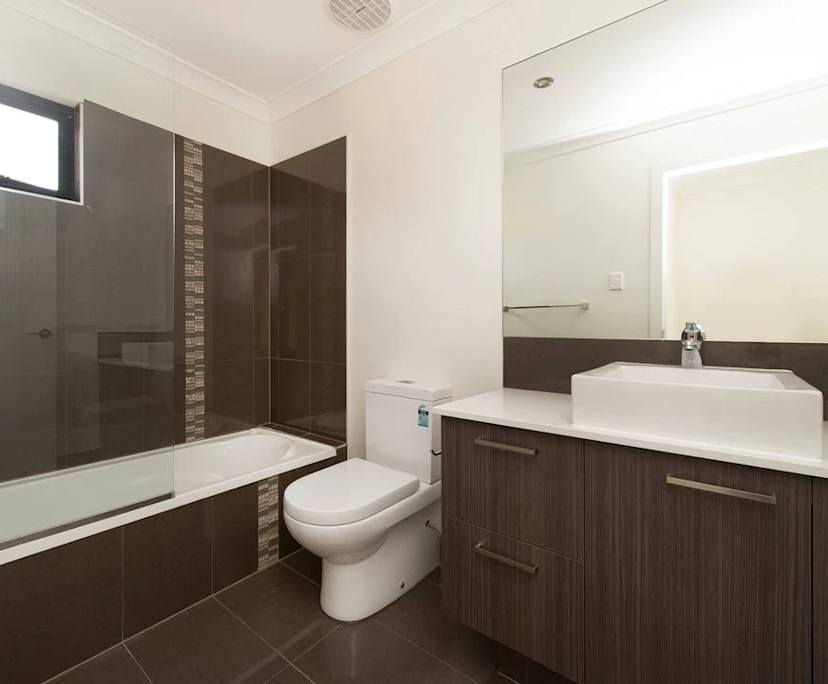 $350, Share-house, 3 bathrooms, Coorparoo QLD 4151