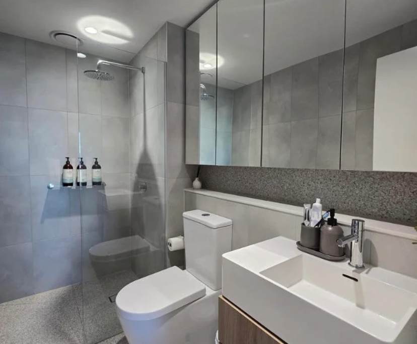 Furnished room with own bathroom