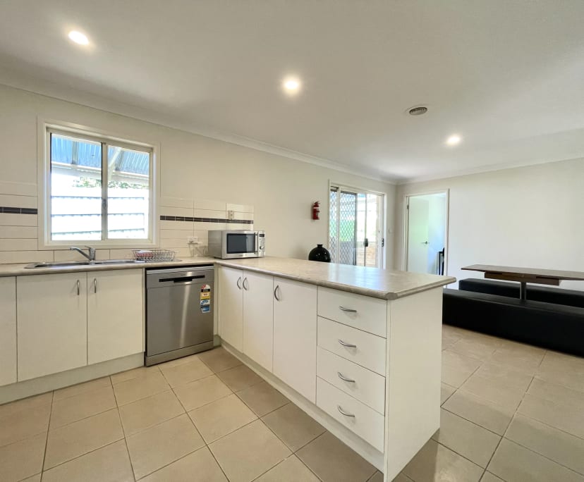 $220, Share-house, 6 bathrooms, Pakenham VIC 3810