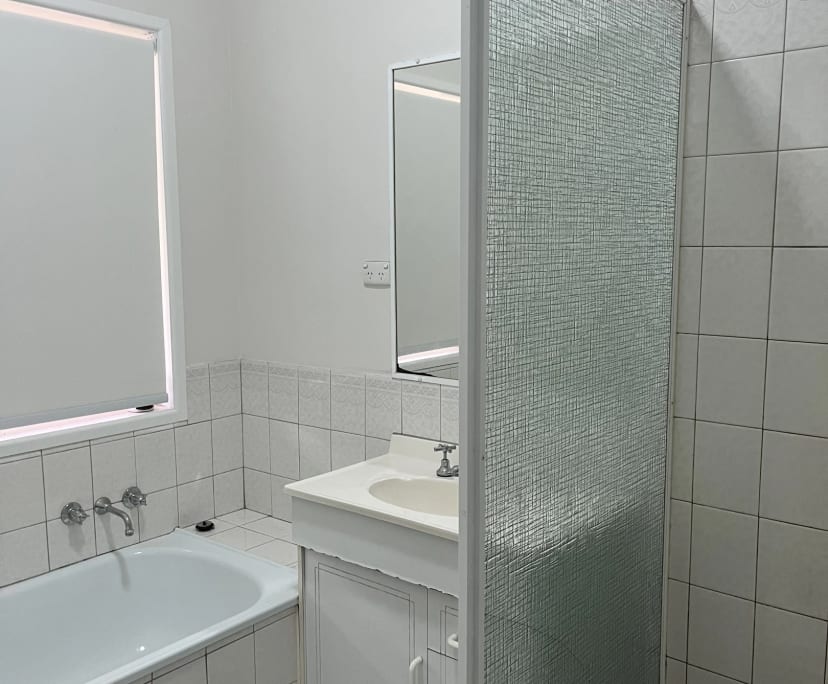 Room for Rent in North MacLean, Brisbane 175, Unf...