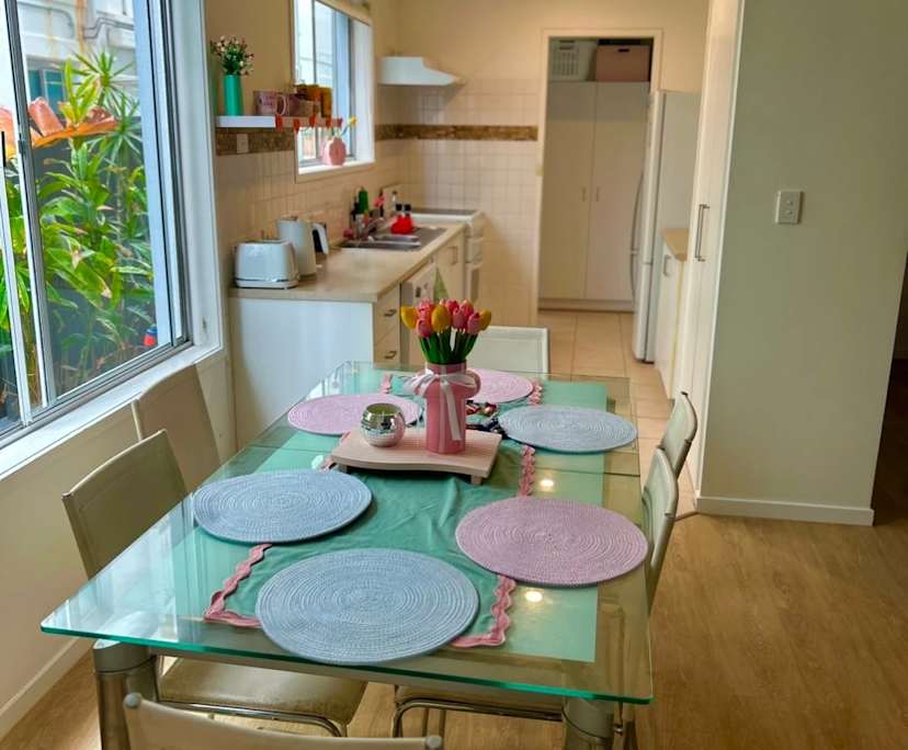 $320, Share-house, 3 bathrooms, Mermaid Beach QLD 4218