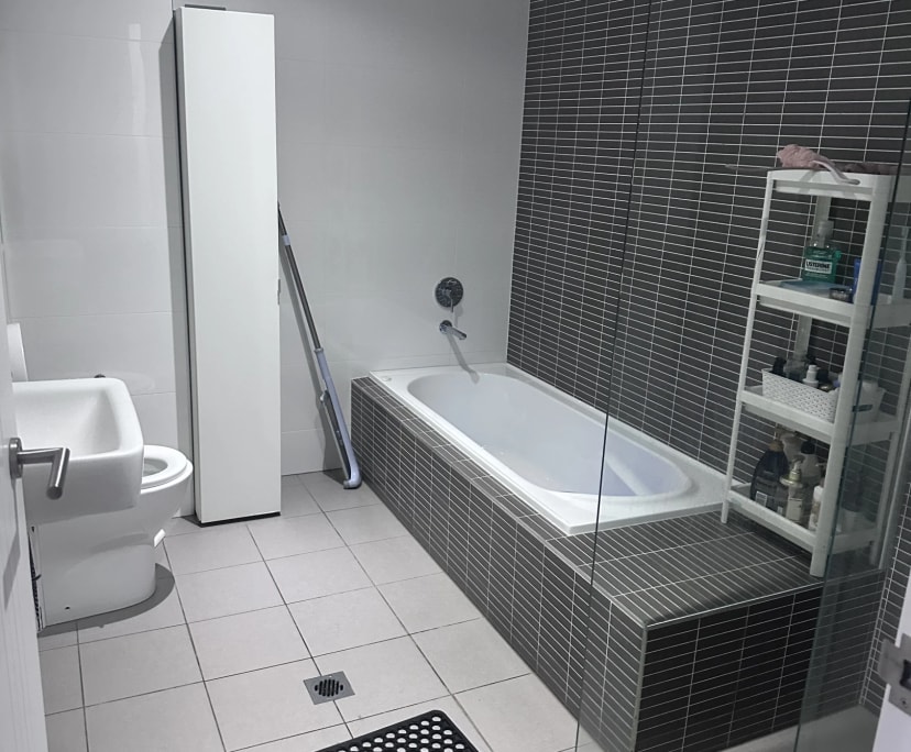 Furnished room in a flatshare