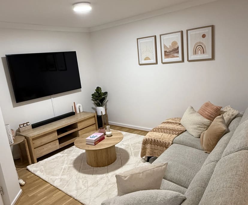 Furnished room in a flatshare