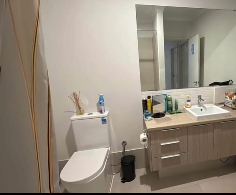 $240, Share-house, 3 bathrooms, Hammond Park WA 6164