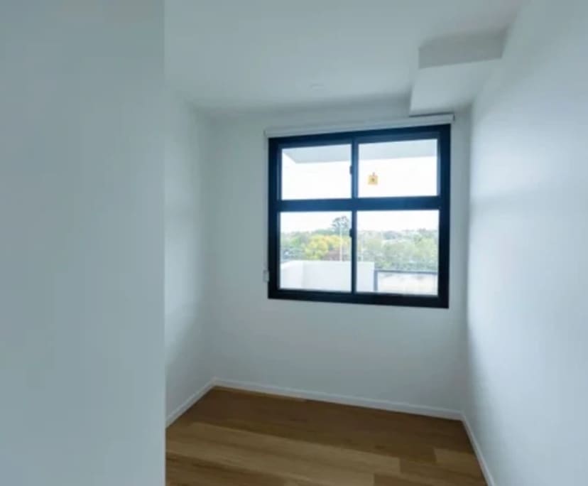Unfurnished room in a flatshare