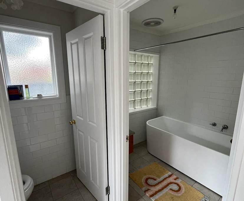 Room in a share house