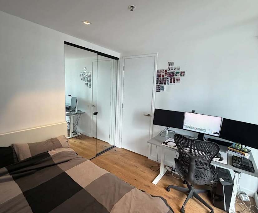 Room in a share house