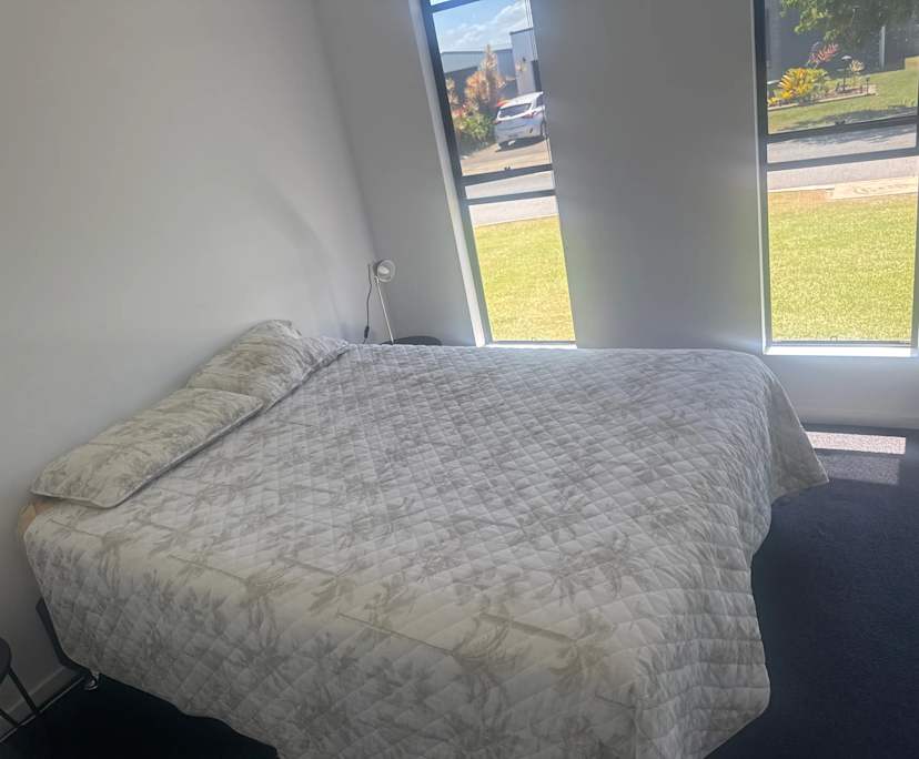 Unfurnished room with own bathroom