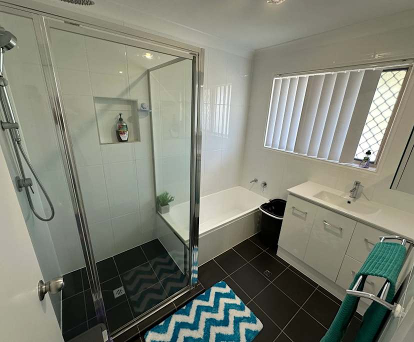 $1,000, Whole-property, 4 bathrooms, Redland Bay QLD 4165