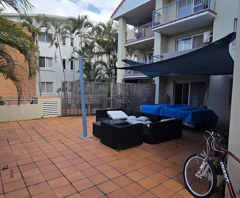 $375, Flatshare, 2 bathrooms, Mermaid Beach QLD 4218
