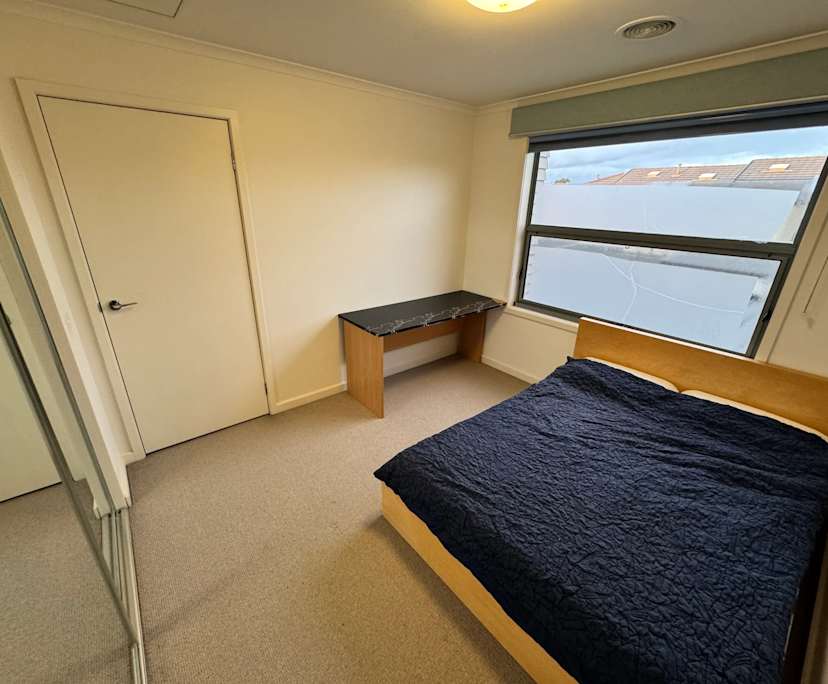 Room in a share house