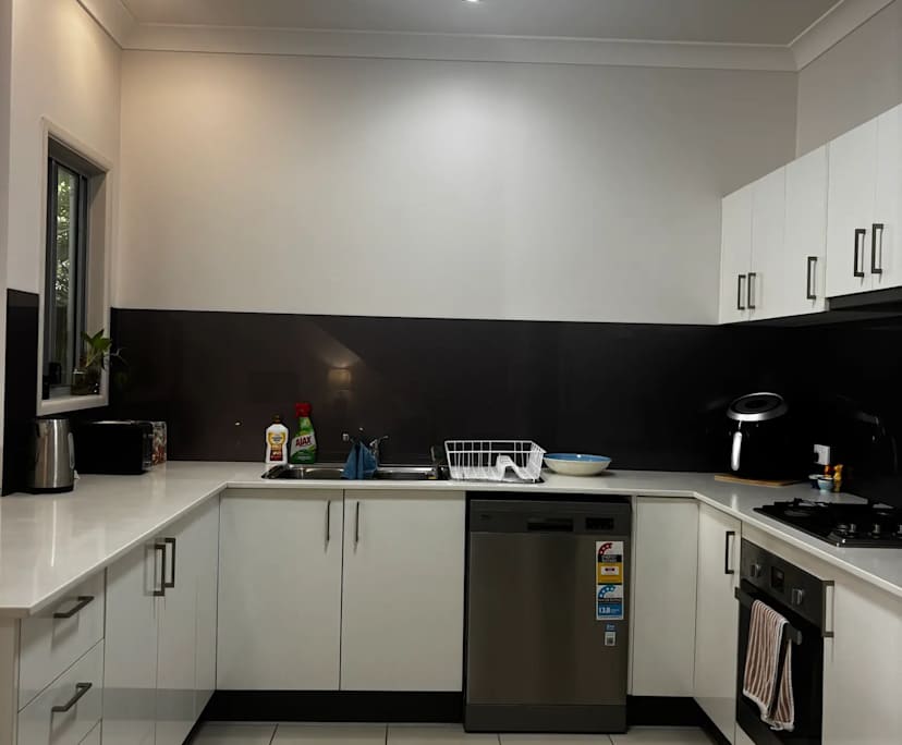 $295, Share-house, 3 bathrooms, Ashgrove QLD 4060