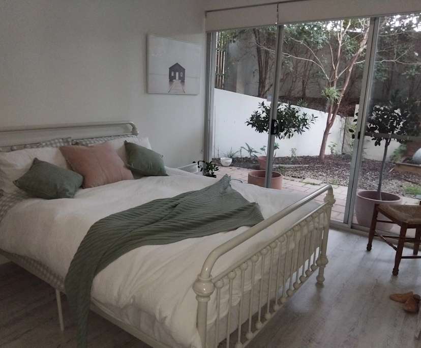 Room in a share house