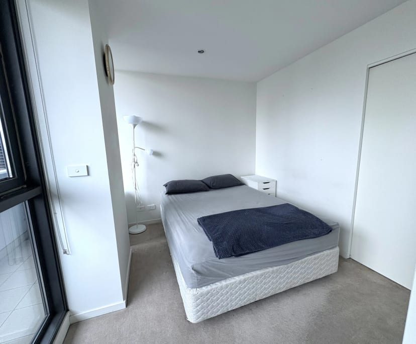 Furnished room with ensuite in a flatshare