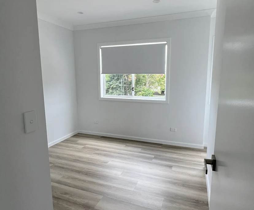 Unfurnished room with own bathroom