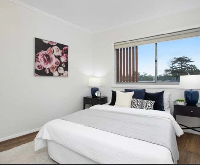Unfurnished room with ensuite in a flatshare