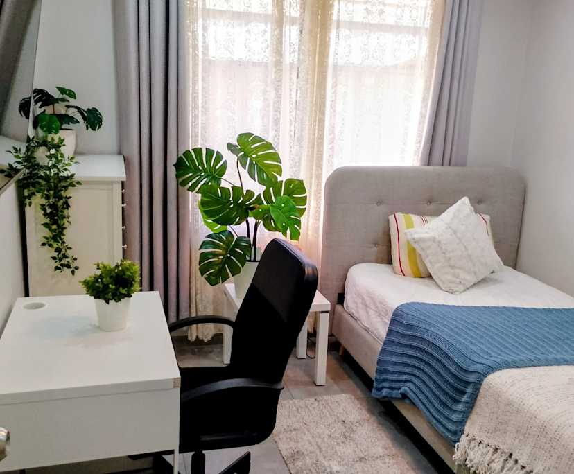 Room in a share house