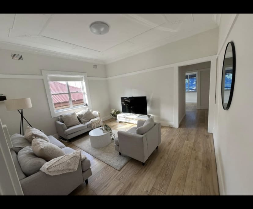 Furnished room in a flatshare