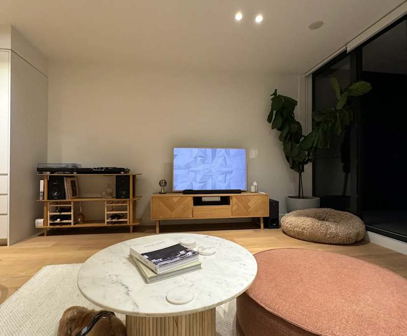 Unfurnished room with own bathroom