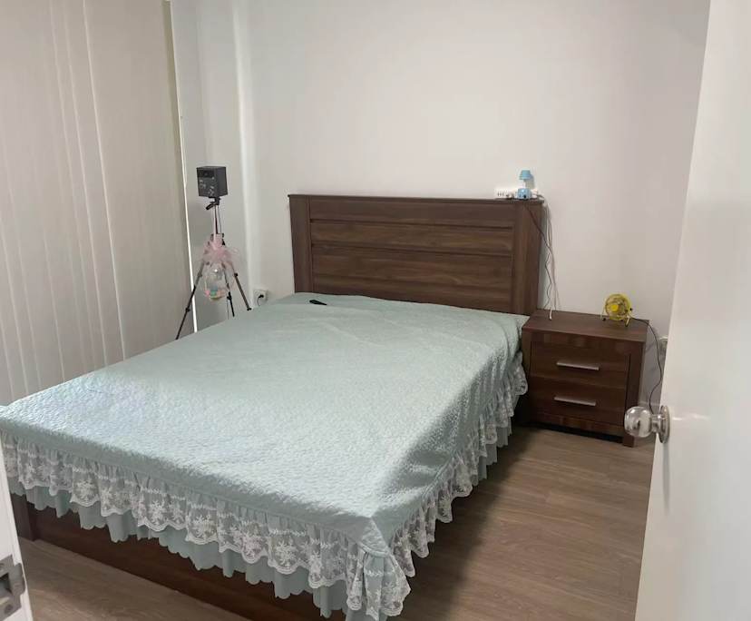 Furnished room with ensuite in a flatshare