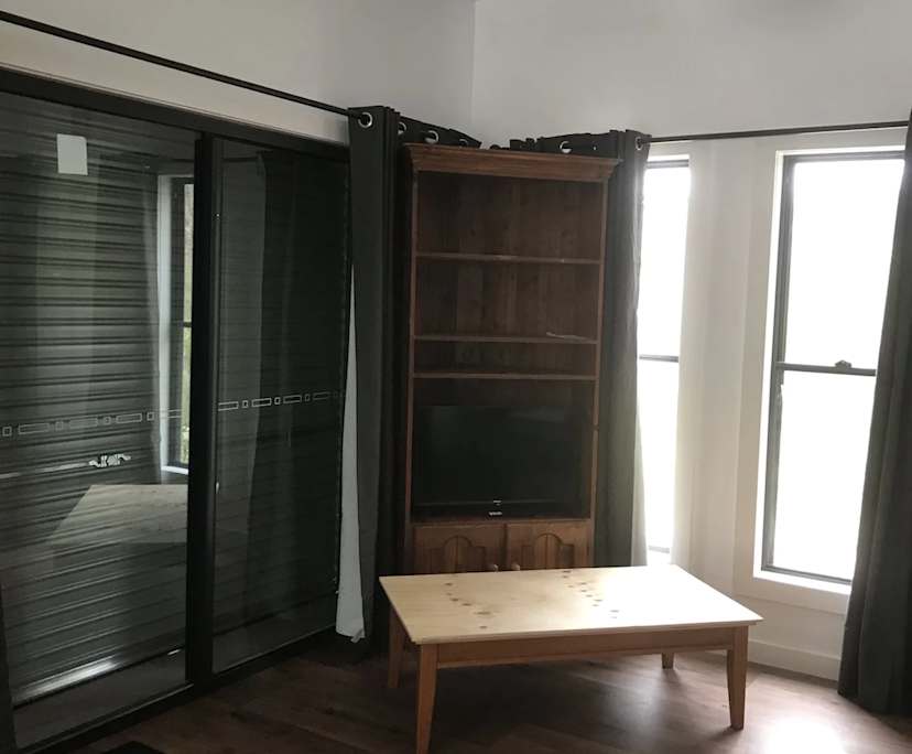 $350, 1-bed, 1 bathroom, Veteran QLD 4570