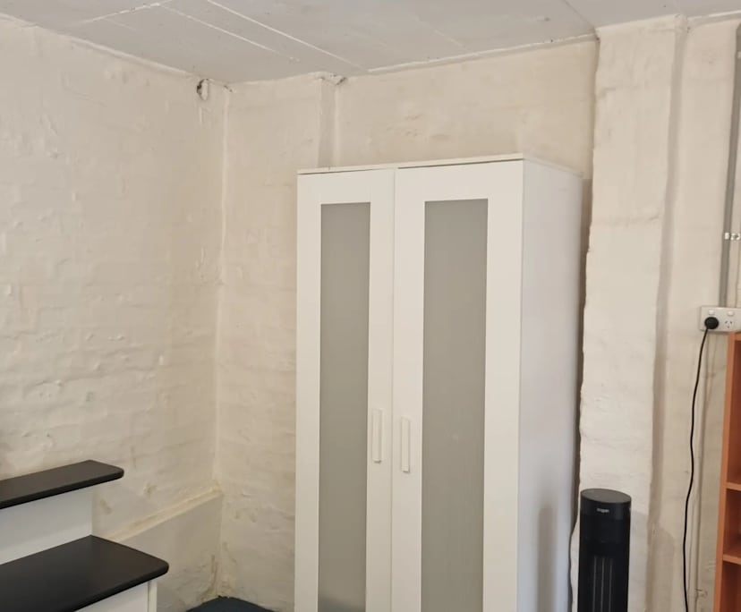$300, Studio, 1 bathroom, Doncaster East VIC 3109
