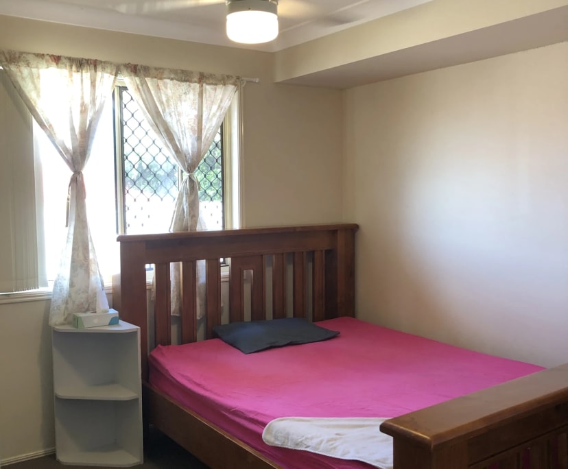 Room for Rent in Redbank Plains, Brisbane 170, Fl...