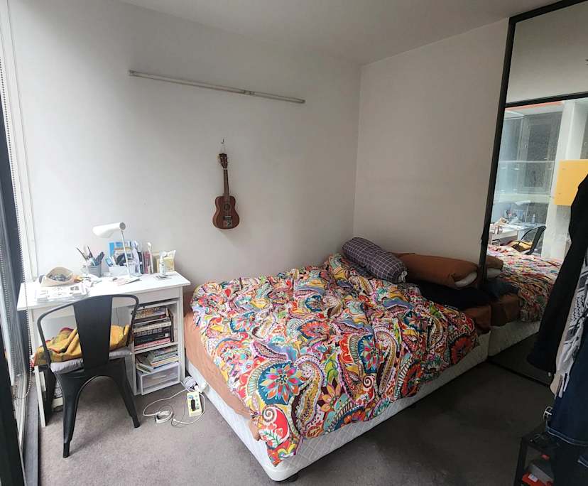 Furnished room in a flatshare