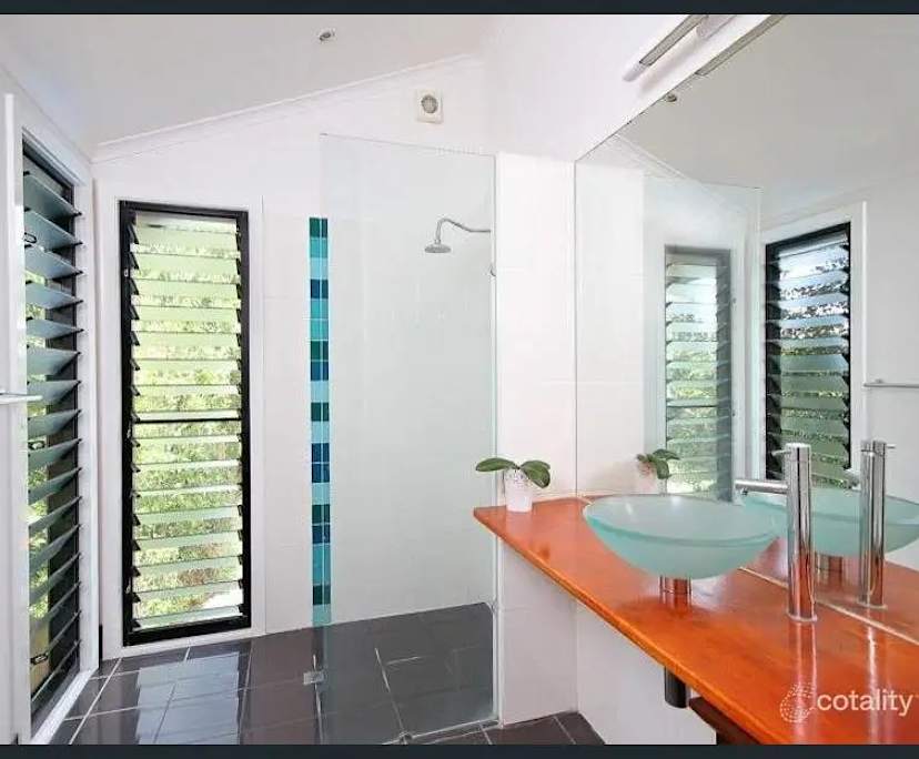 Whole property with 3 rooms for rent