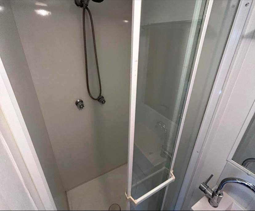 $400, Studio, 1 bathroom, Norman Park QLD 4170
