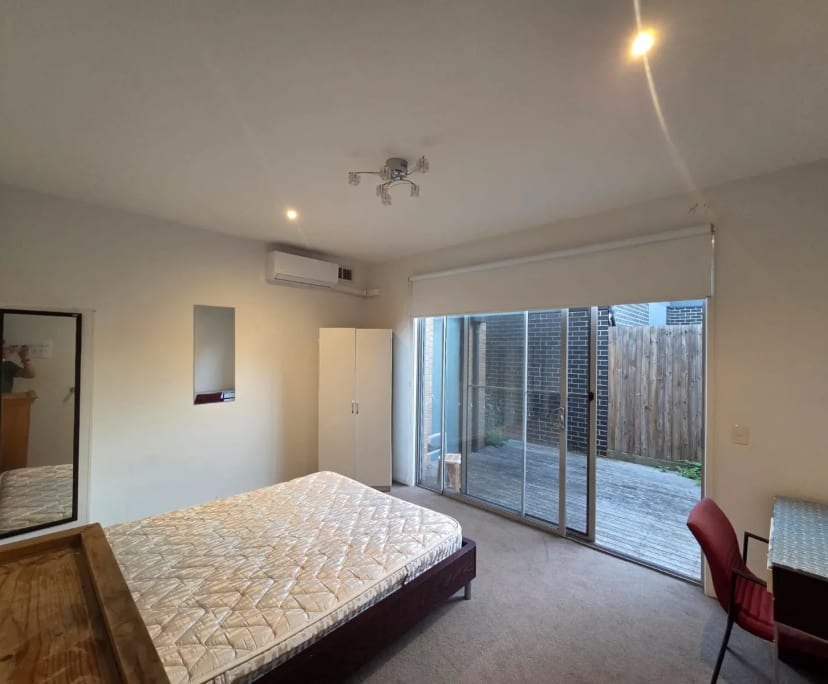 Furnished room in a share house