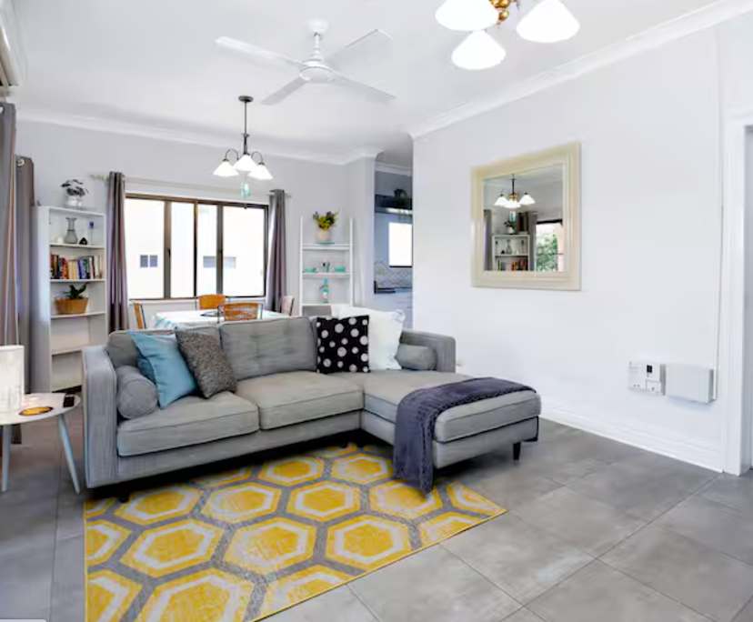 Furnished room in a flatshare