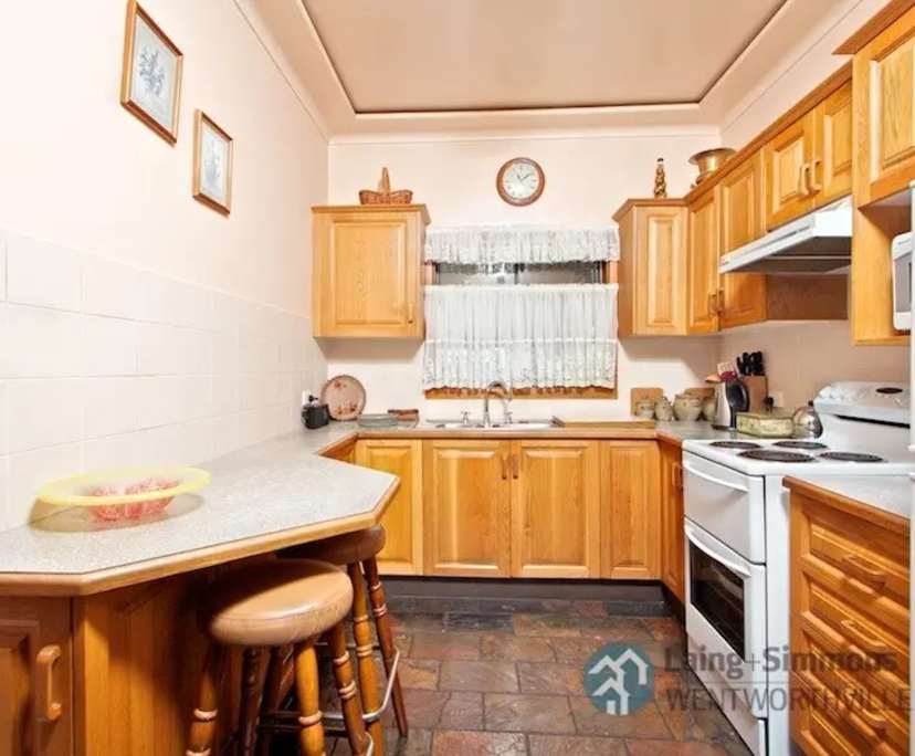 Whole property with 3 rooms for rent