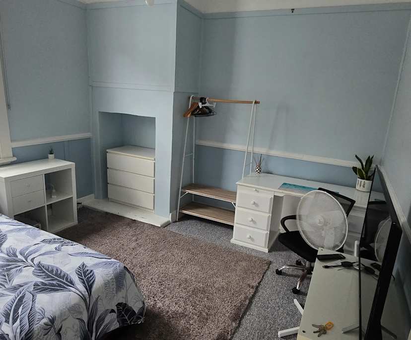 Furnished room in a share house