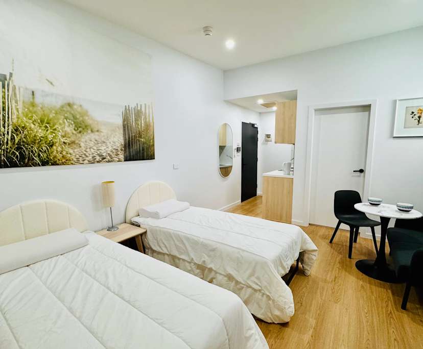 Furnished room with ensuite in a flatshare