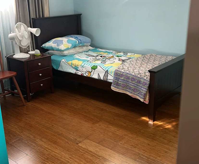 Furnished room in a share house