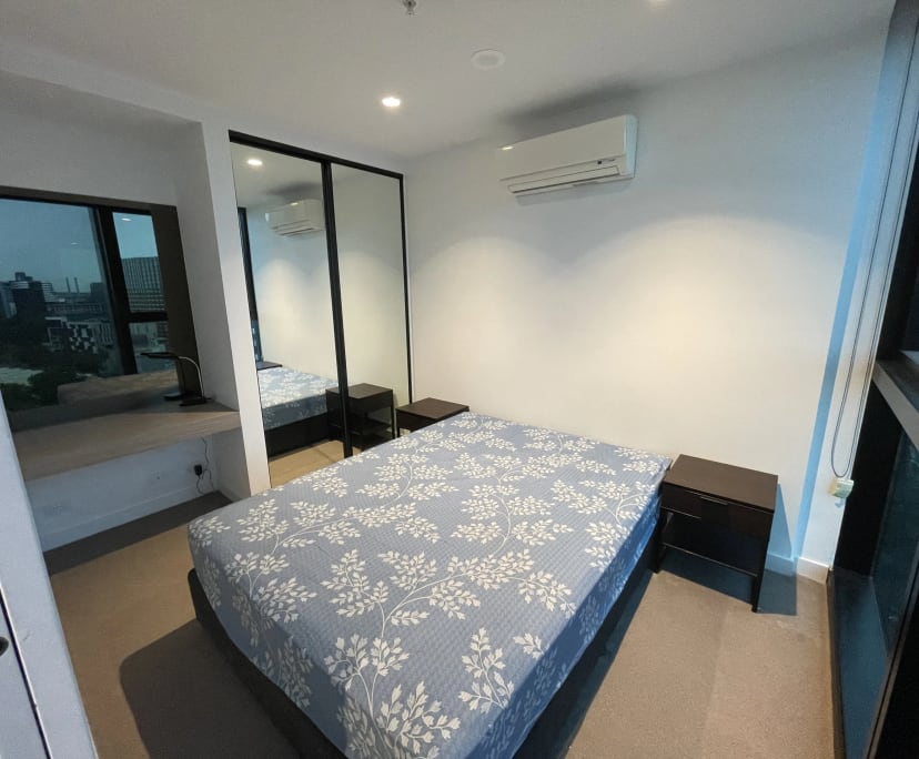 Furnished room in a flatshare
