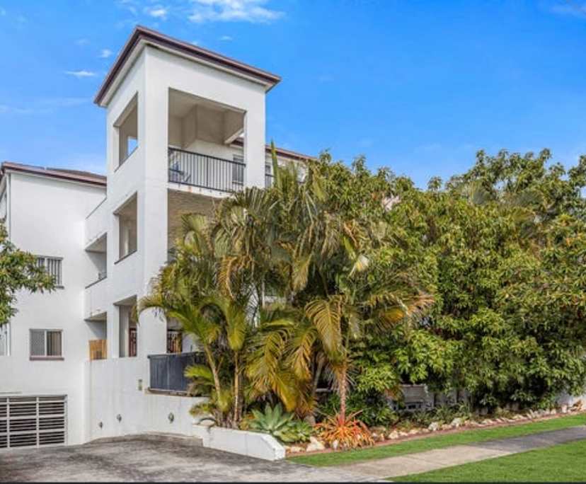 $300, Flatshare, 2 bathrooms, Labrador QLD 4215