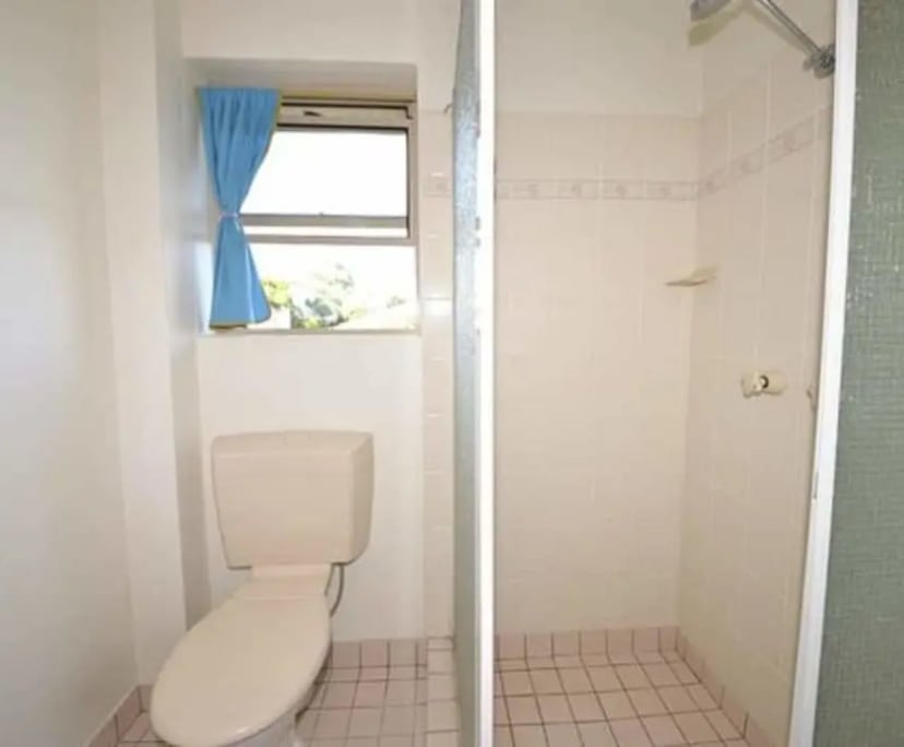 $240, Flatshare, 2 bathrooms, Taringa QLD 4068