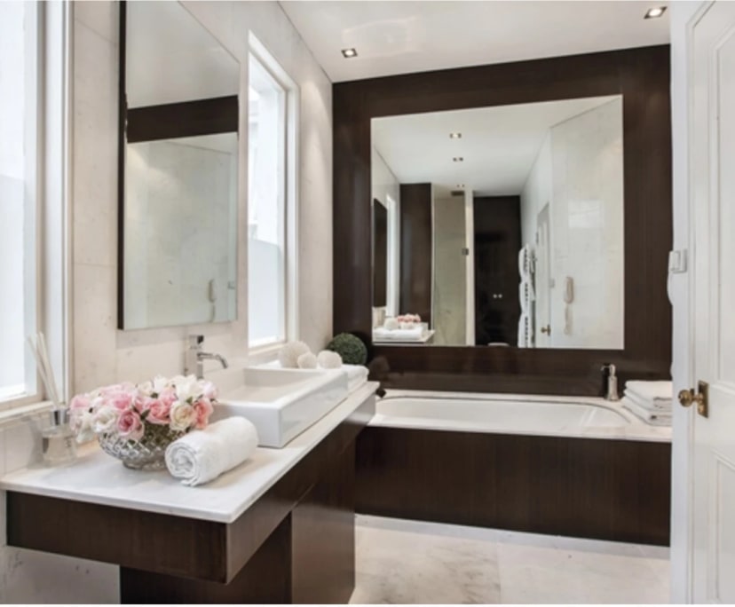 Furnished room in a share house