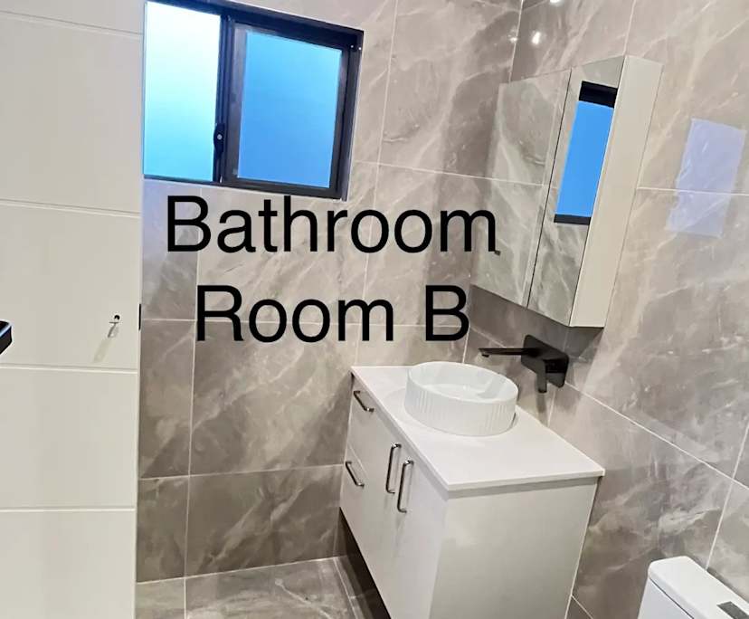 $320, Student-accommodation, 5 bathrooms, Upper Mount Gravatt QLD 4122