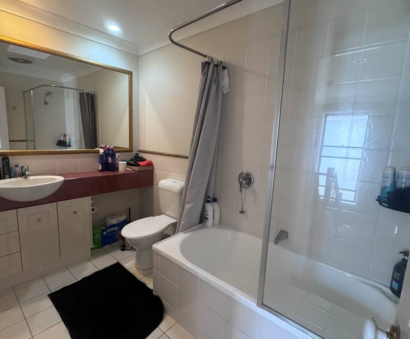 Room in a share house