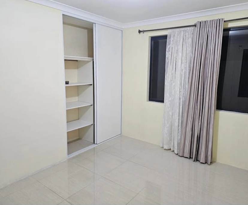 Room in a share house